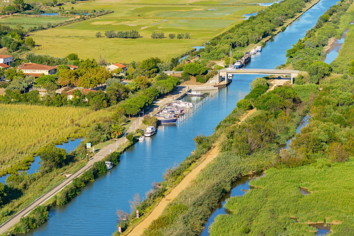 Vue aérienne du port vde plaisance de Gallician