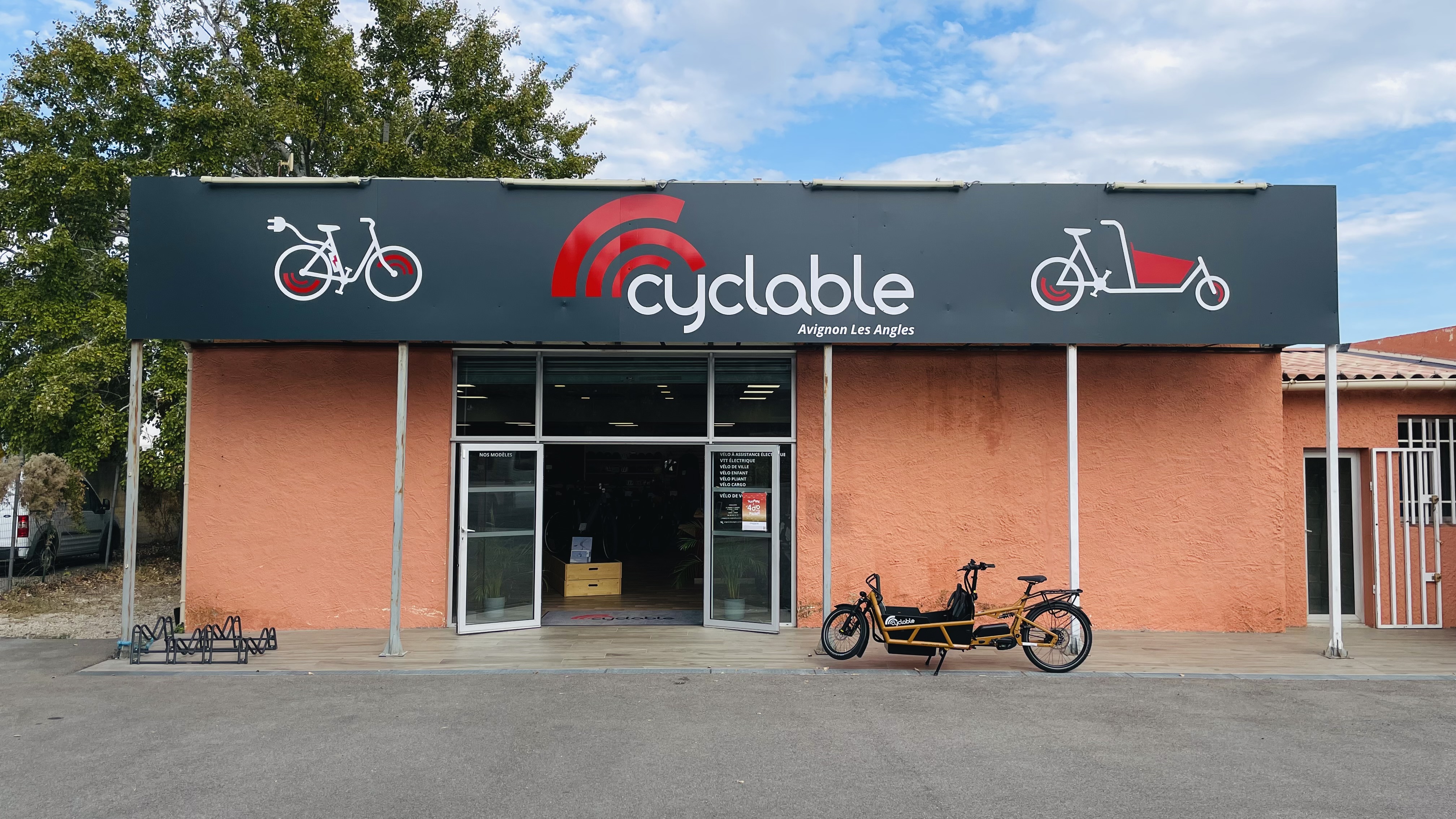 Entréer magasin Cyclable Avignon Les Angles