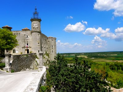 Le château de Lussan, Plus beau village de France.