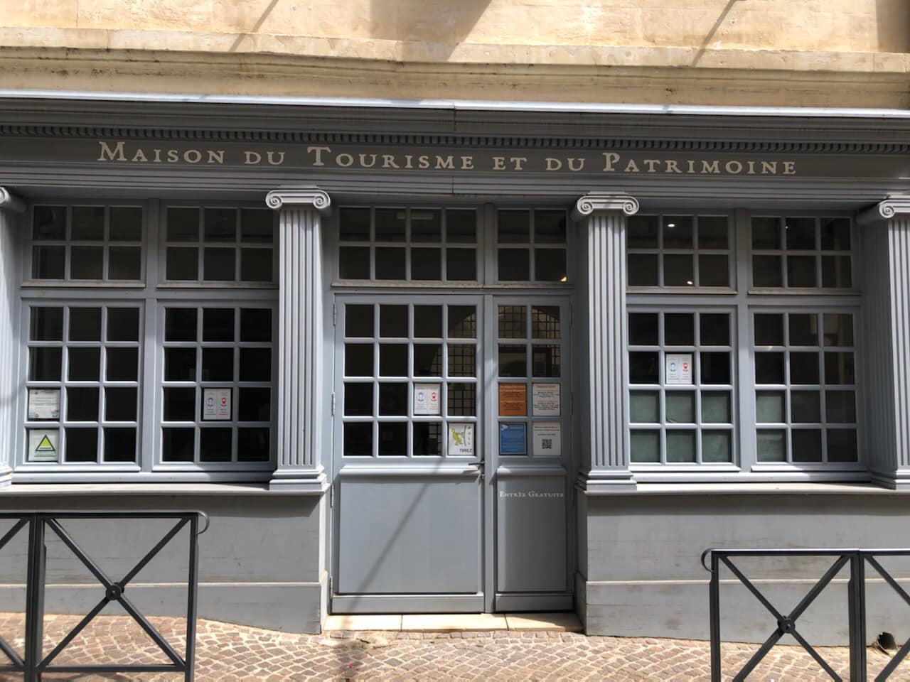 Entrée de l'Office de Tourisme