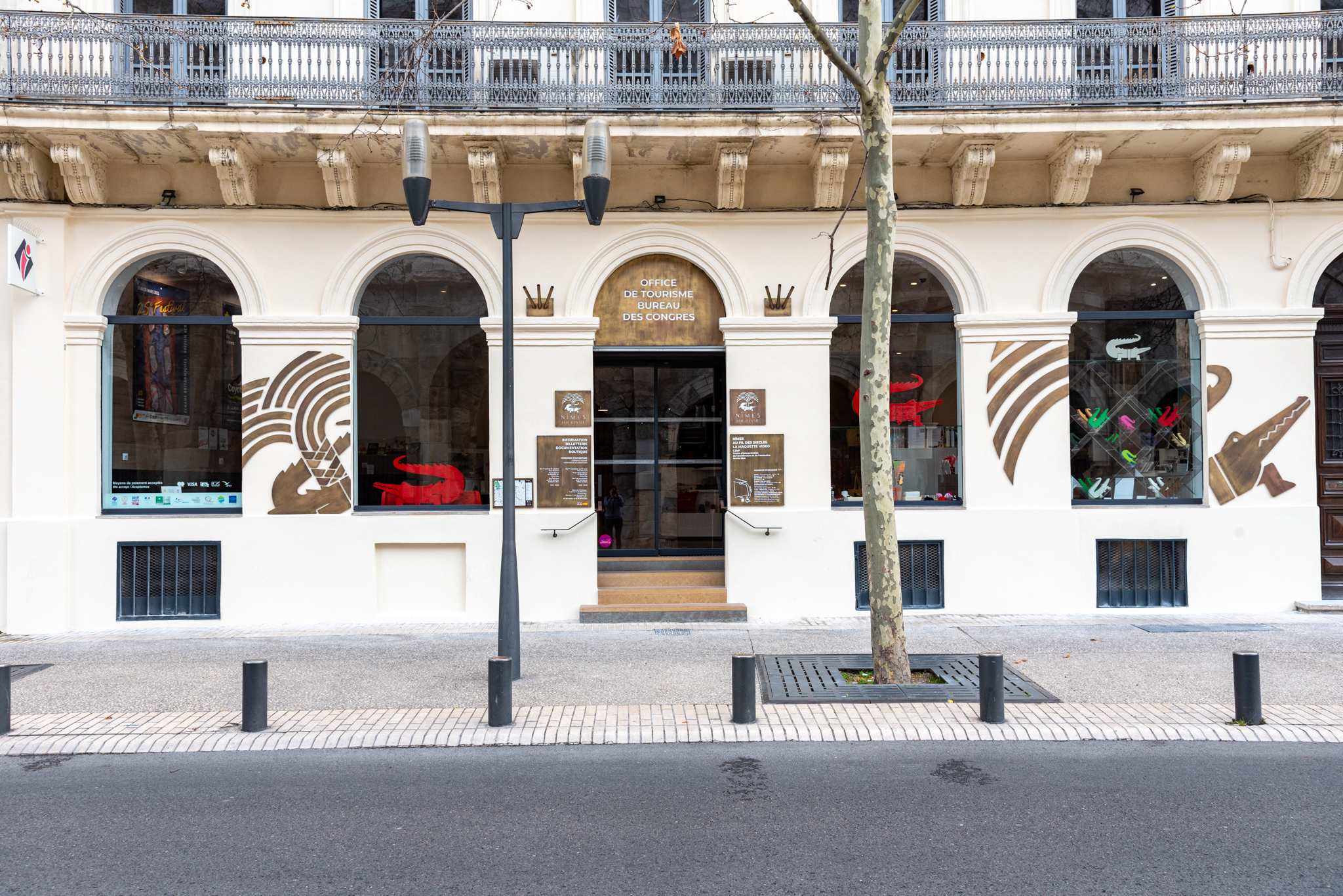 Façade Office de Tourisme de Nîmes