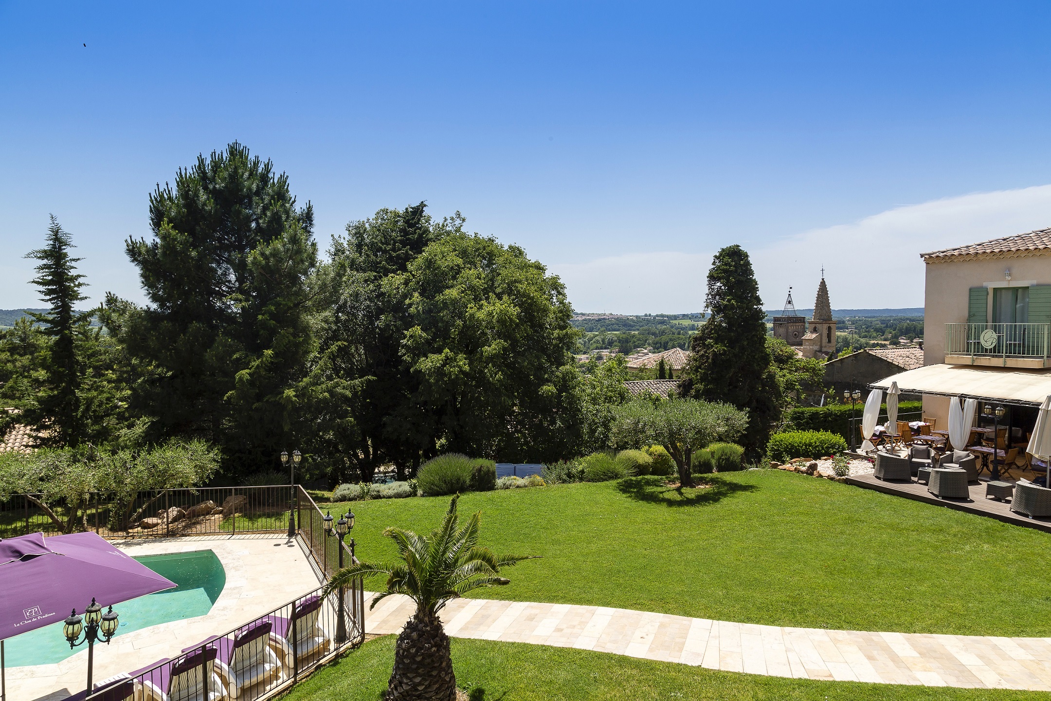 Hôtel avec vue panoramique sur St-Quentin-La-Poterie et Uzès