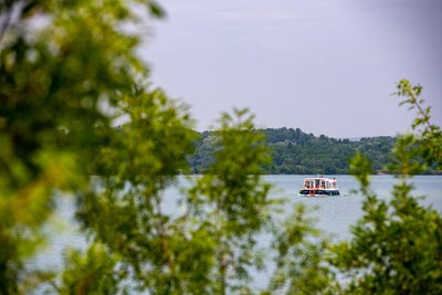peniche black bee boatin sur le rhone