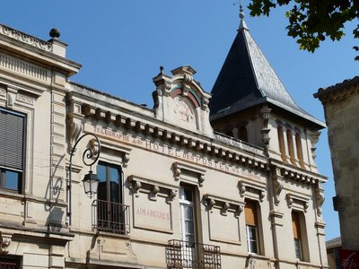 Façade de l'ancien hôtel des Postes d'Aimargues