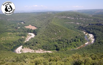 Vue depuis la dent du Serret sur les Gorges de la Cèze