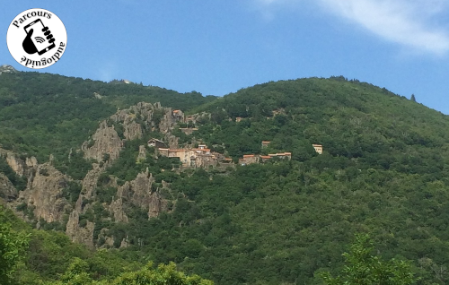 Vue sur le hameau du Caladon