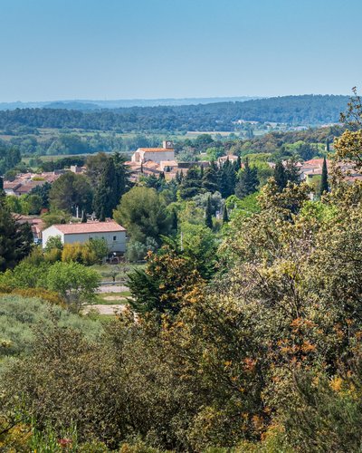 Village de Combas et sa plaine.